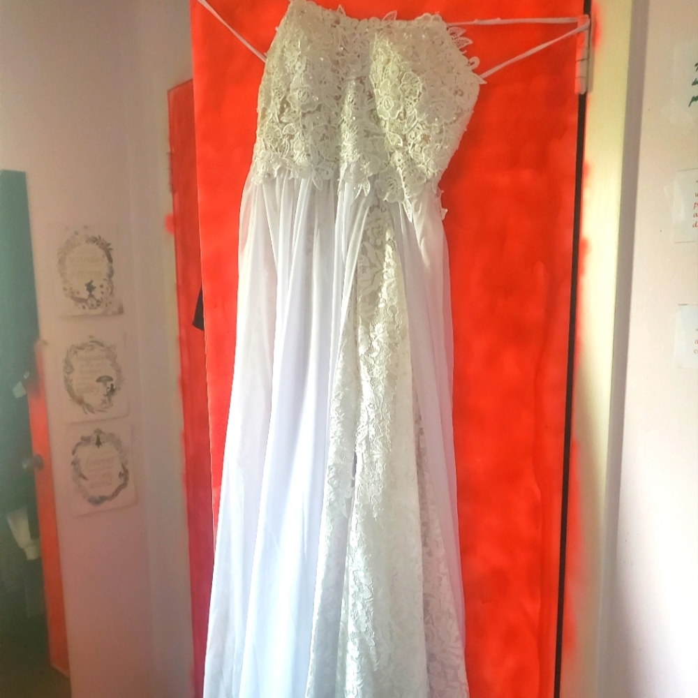 Size 6 wedding dress size medium